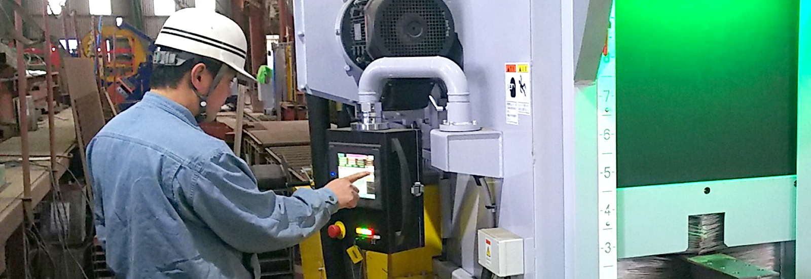 労働生産性の改善「働き方改革」に取り組み、社員が気持ちよく働ける会社を目指します。